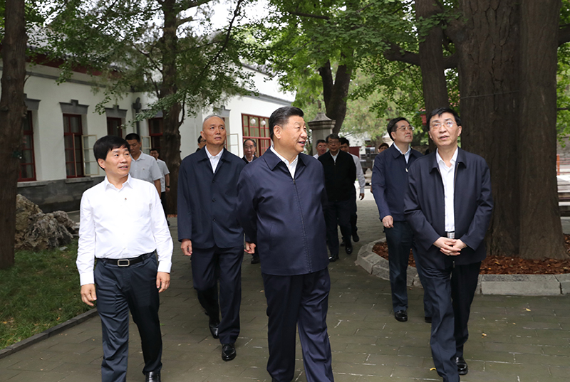 9月12日，中共中央總書記、國家主席、中央軍委主席習近平視察中共中央北京香山革命紀念地。這是習近平瞻仰雙清別墅。